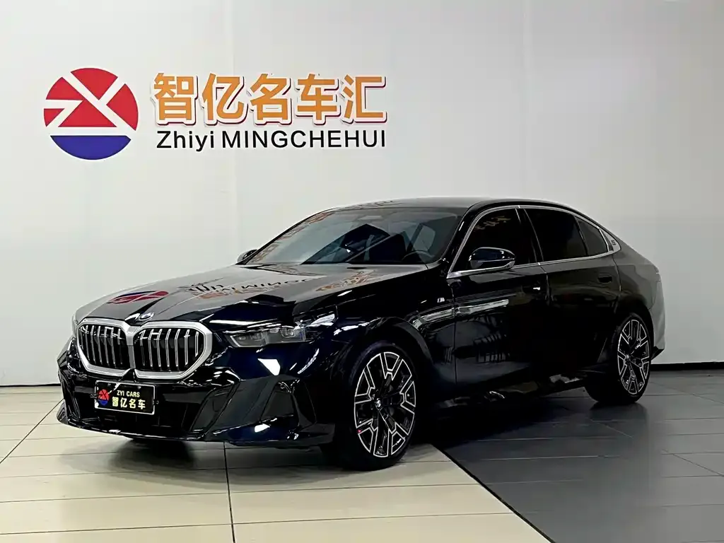 BMW 5 Series — фото 1