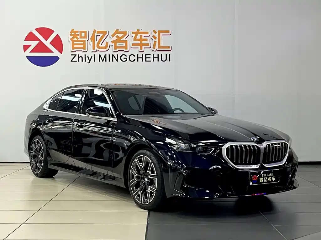 BMW 5 Series — фото 4