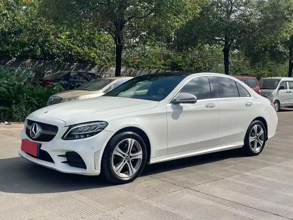 Mercedes-Benz C-Class — фото 1