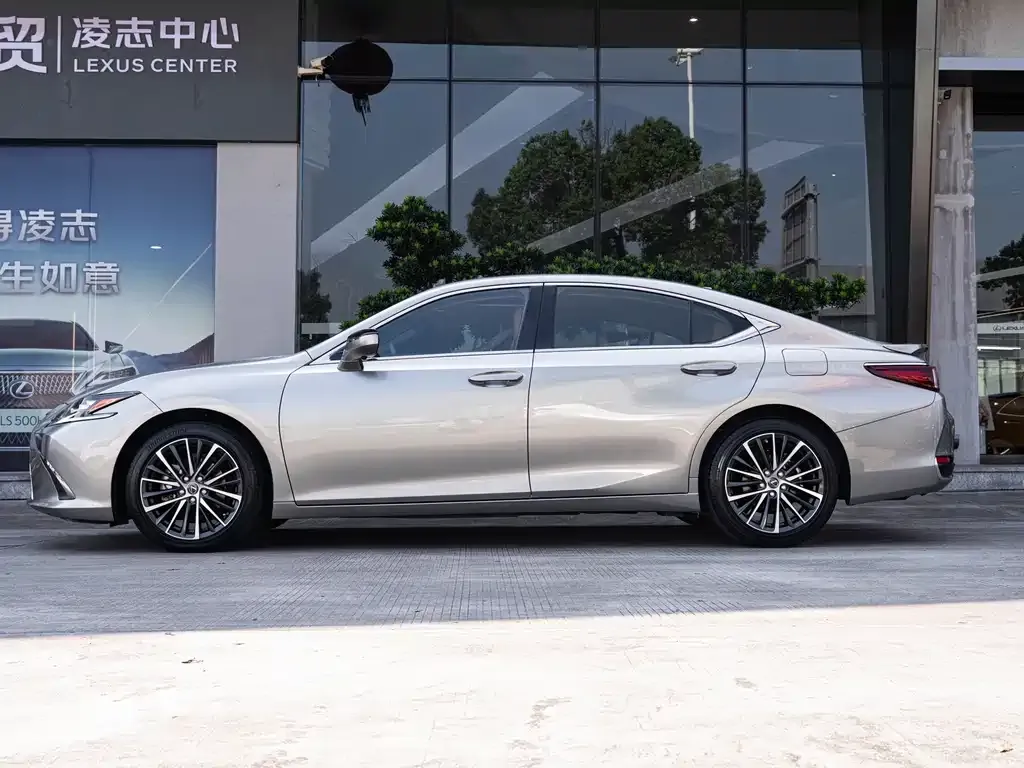 Lexus ES — фото 6