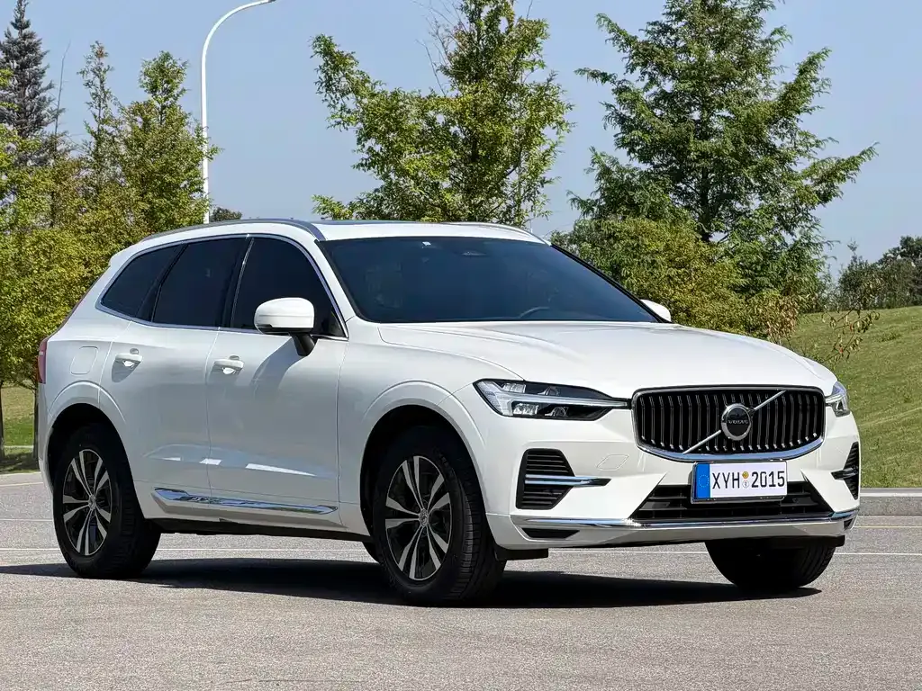 Volvo XC60 — фото 5