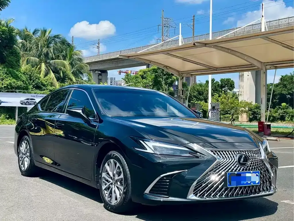 Lexus ES — фото 4