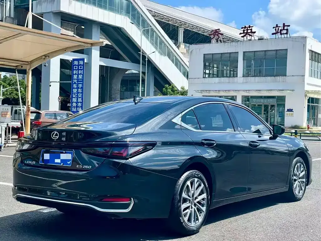 Lexus ES — фото 5
