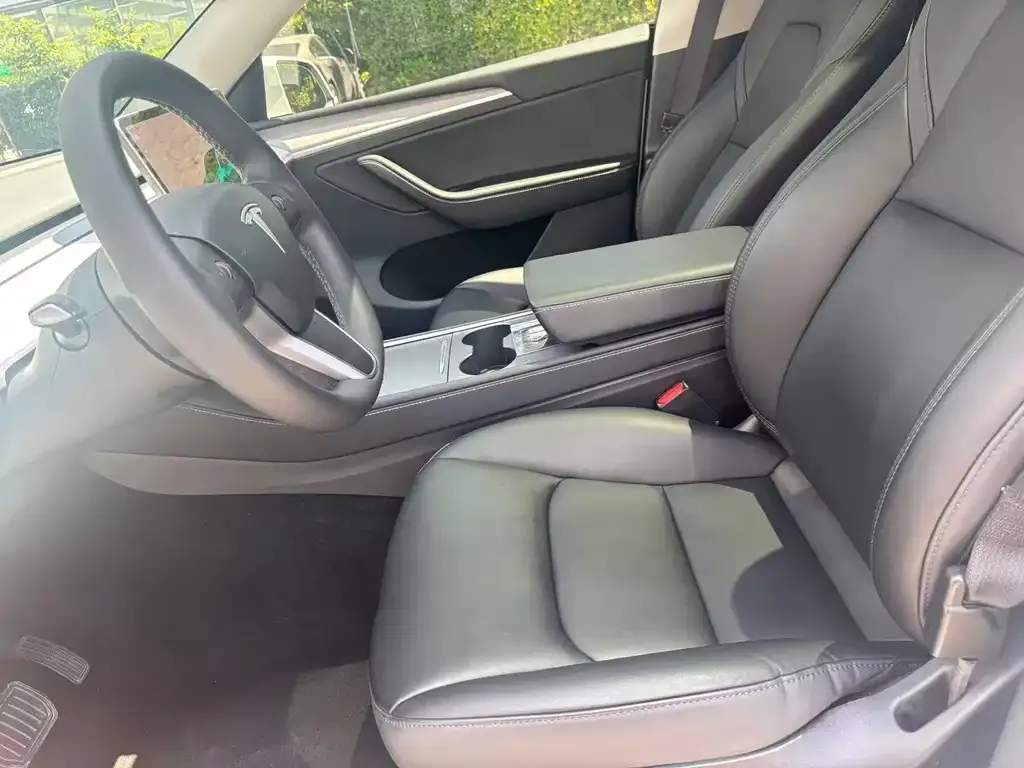 Tesla Model Y — фото 7