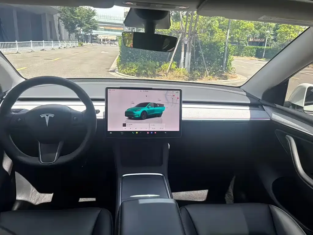 Tesla Model Y — фото 4
