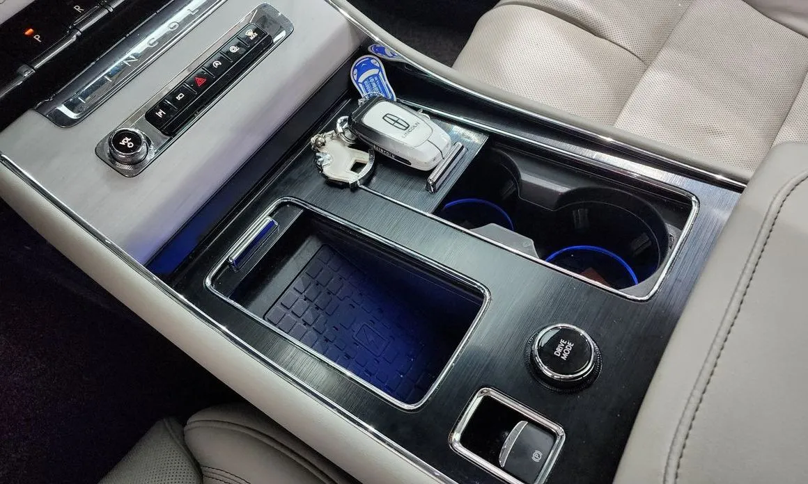Lincoln Aviator — фото 10