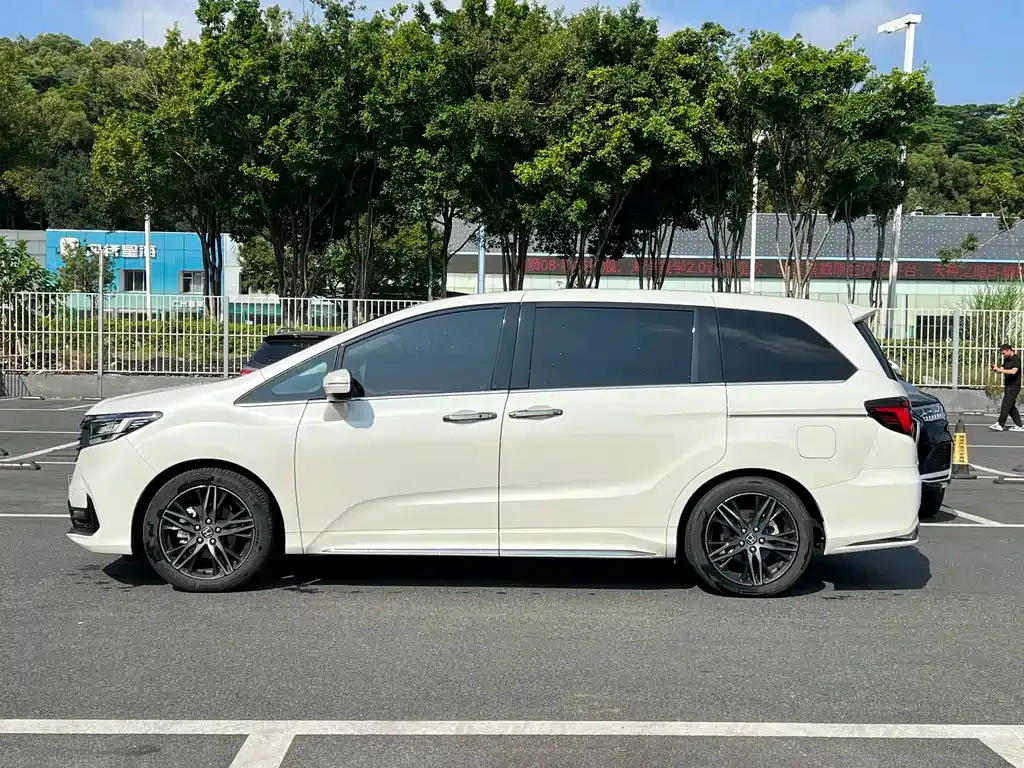 Honda Odyssey — фото 9