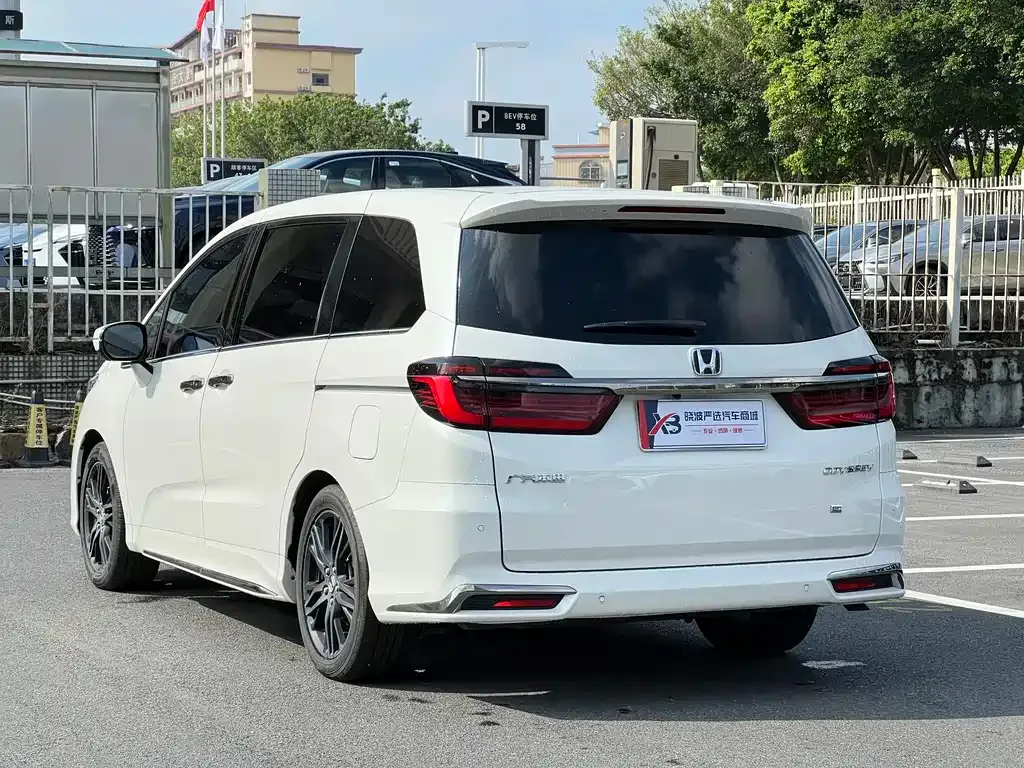 Honda Odyssey — фото 10