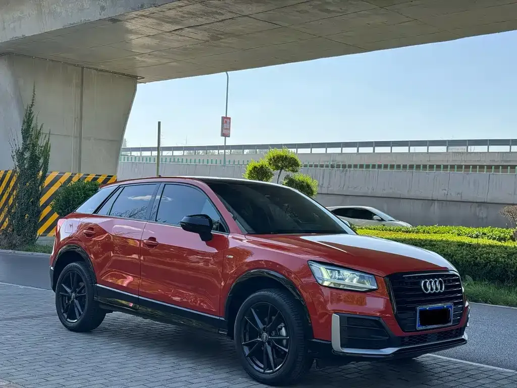 Audi Q2L — фото 2