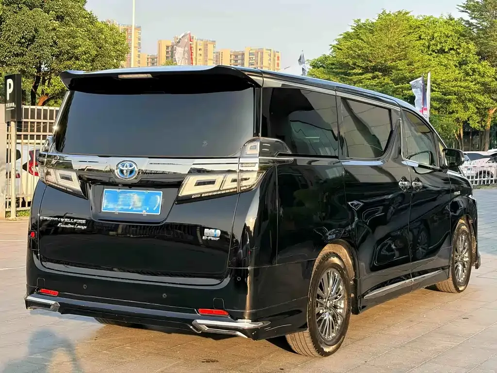 Toyota Vellfire — фото 7