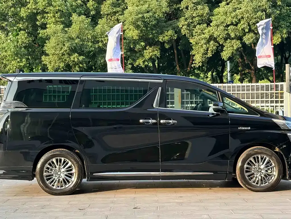 Toyota Vellfire — фото 8