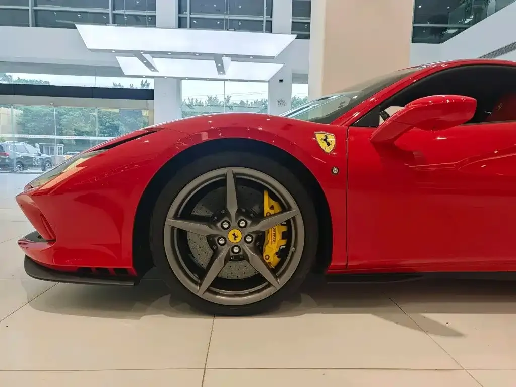 Ferrari F8 — фото 3