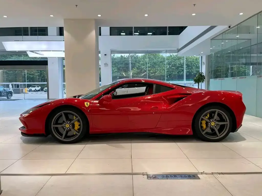 Ferrari F8 — фото 7