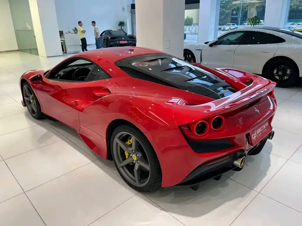 Ferrari F8 — фото 9