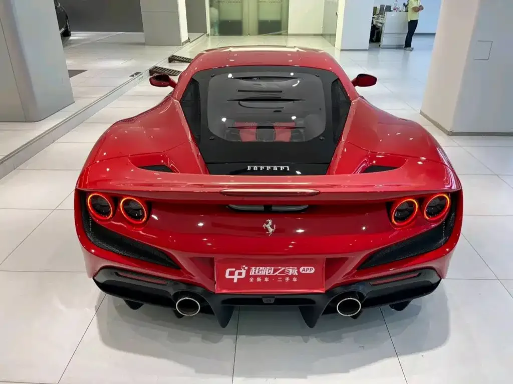 Ferrari F8 — фото 5