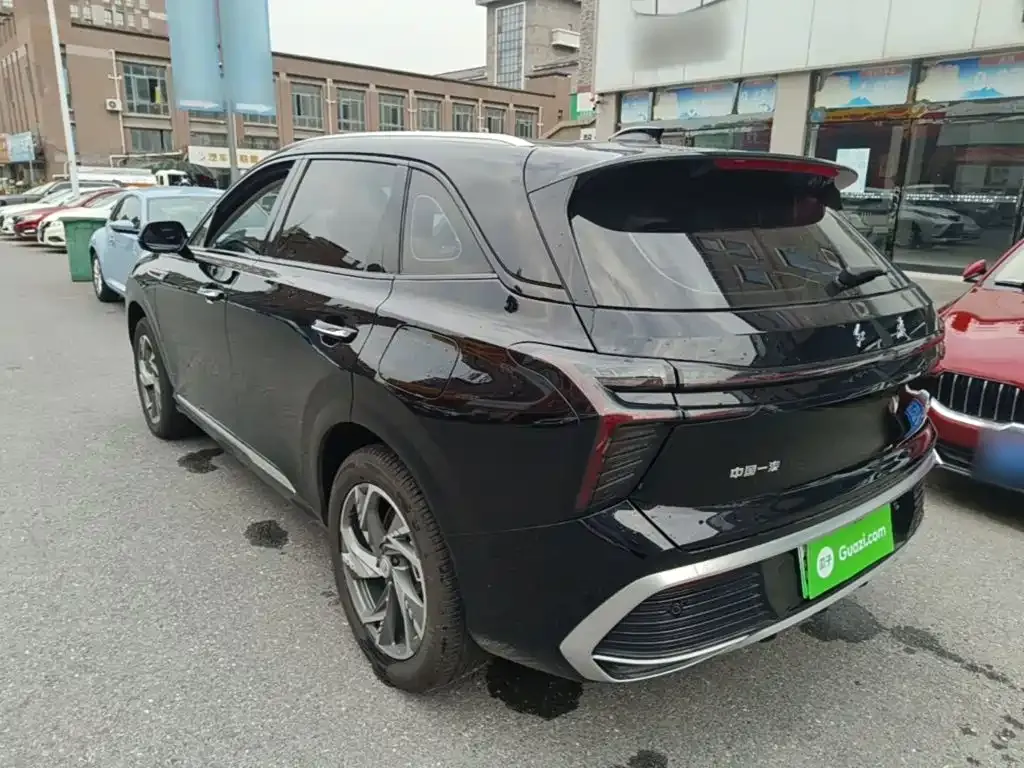 Hongqi HS3 PHEV — фото 8