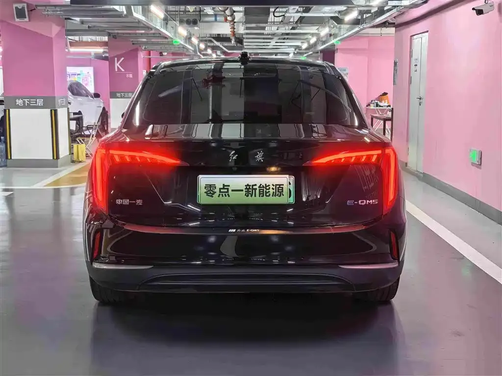 Hongqi E-QM5 — фото 2