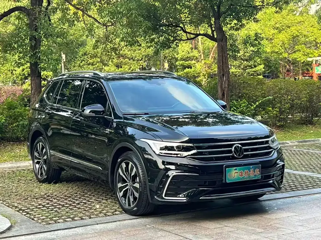 Volkswagen Tiguan L — фото 5
