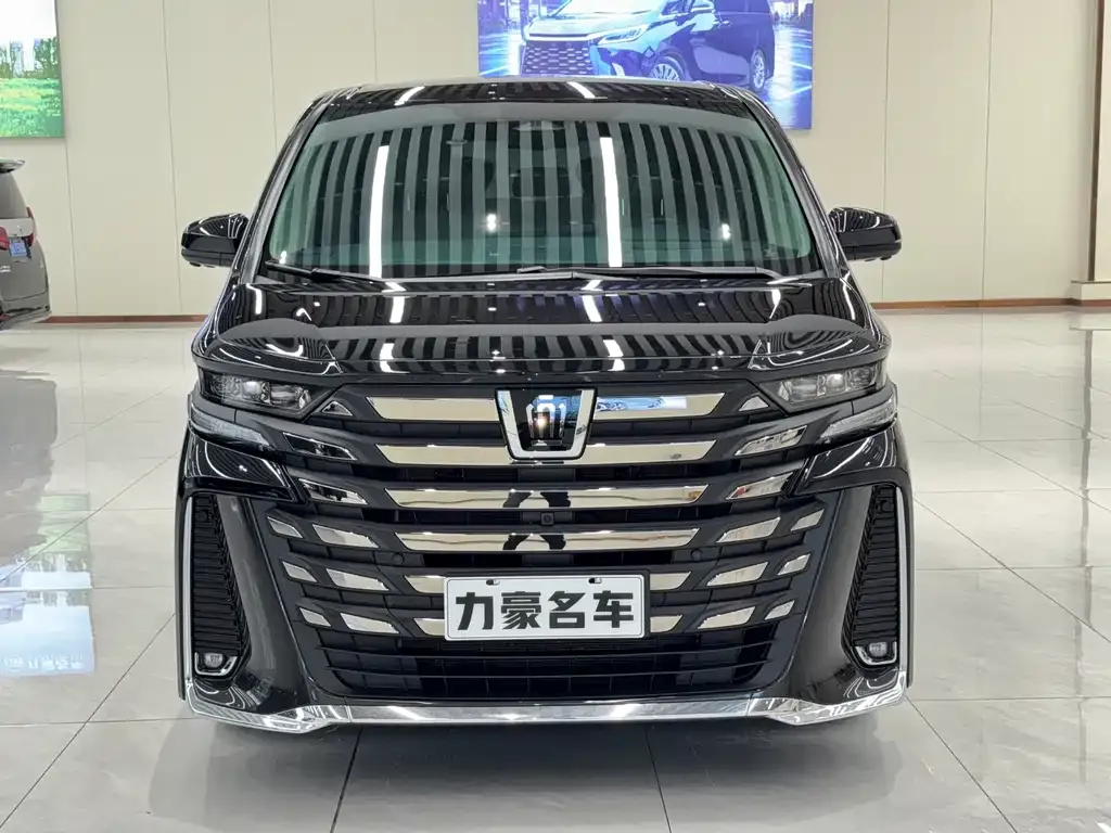 Toyota Vellfire — фото 4
