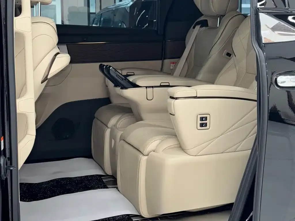 Toyota Vellfire — фото 7