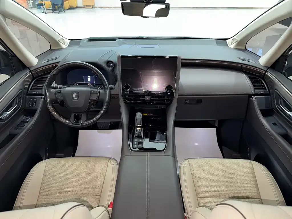 Toyota Vellfire — фото 8