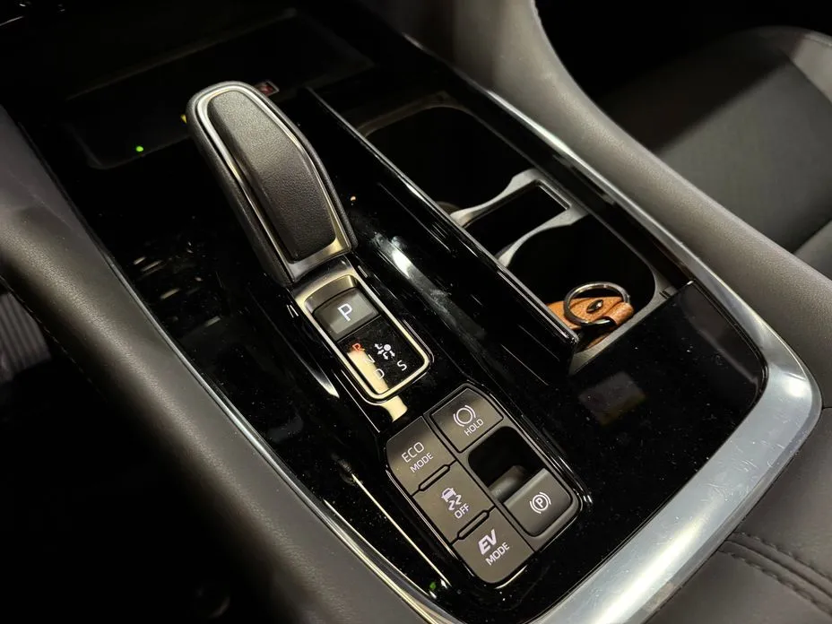 Toyota Alphard — фото 4