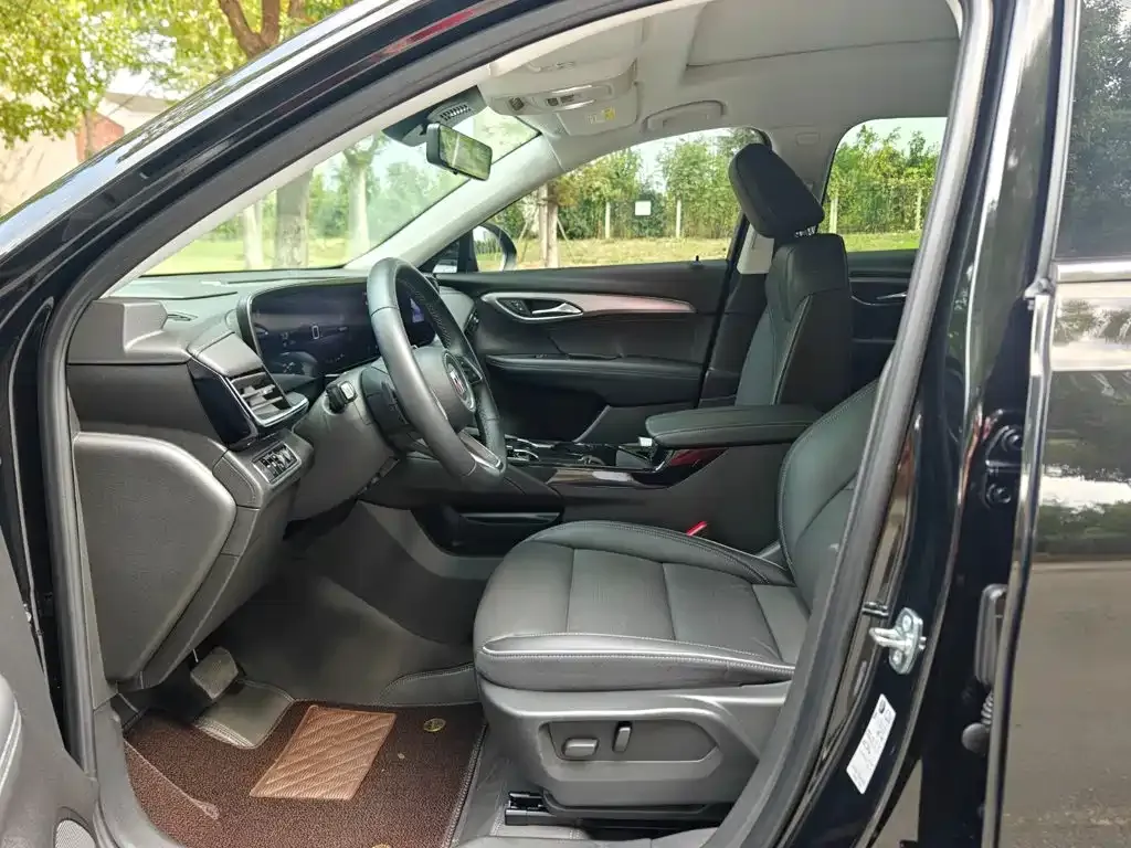 Buick Envision Plus — фото 6