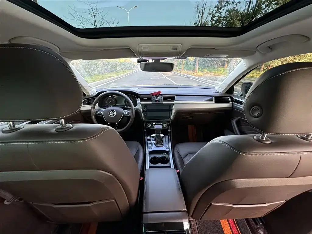 Volkswagen Phideon — фото 5