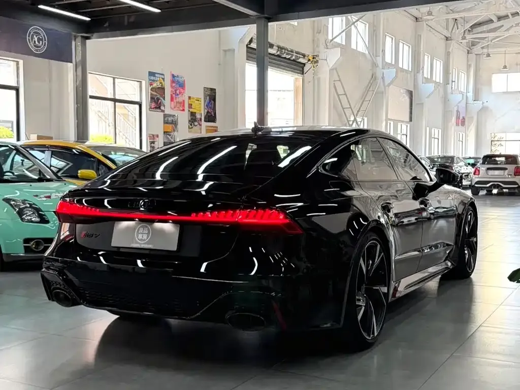 Audi RS 7 — фото 7