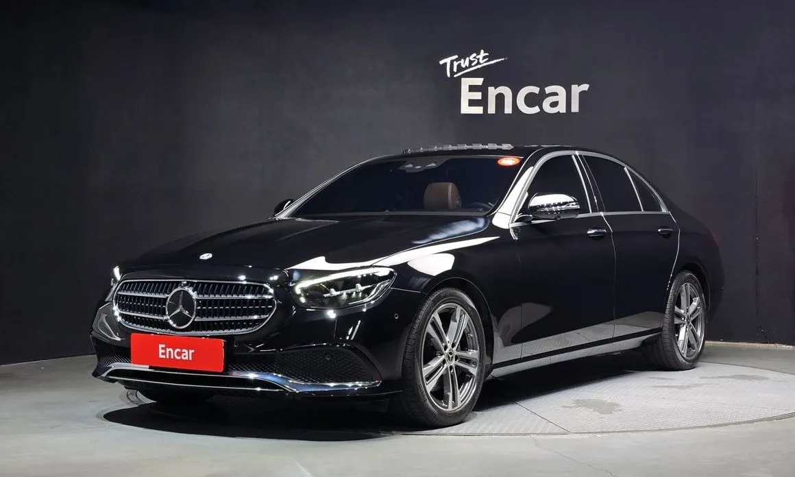 Mercedes-Benz E-Class — фото 1