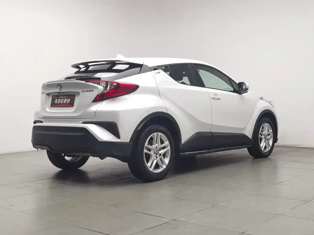 Toyota C-HR — фото 7