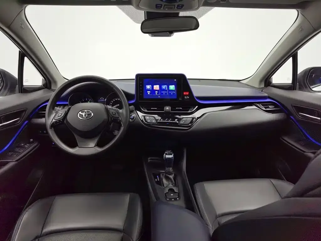 Toyota C-HR — фото 2