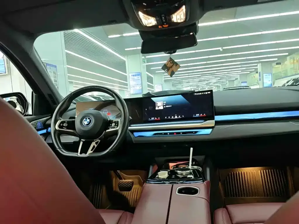BMW i5 — фото 2