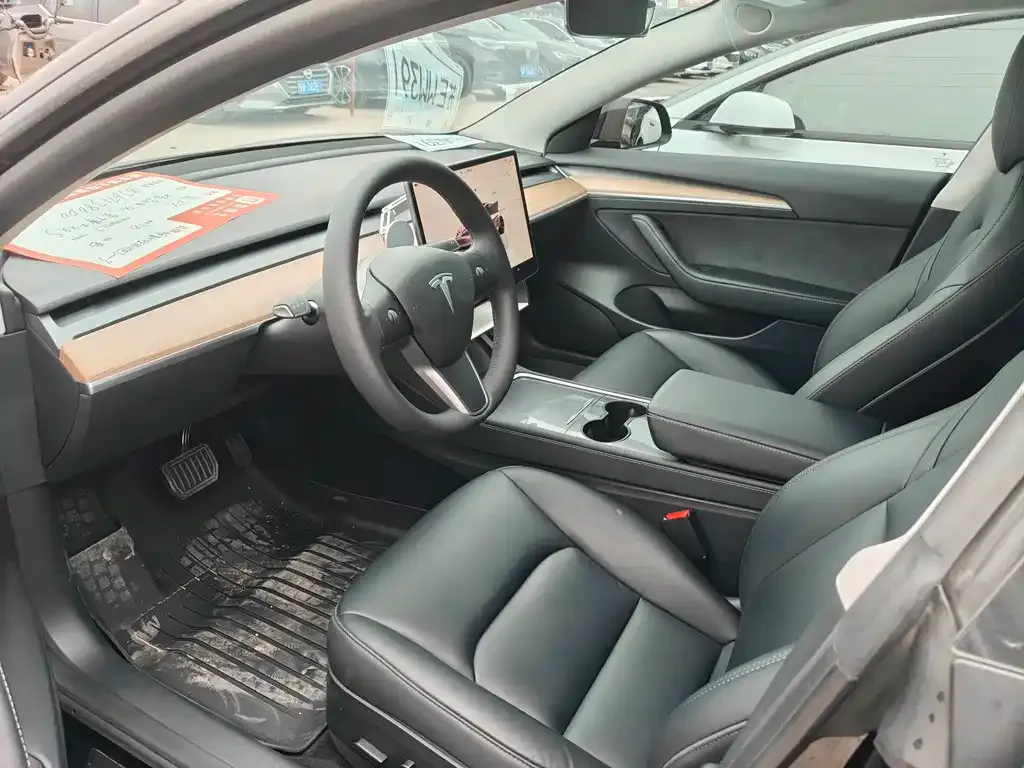 Tesla Model 3 — фото 3