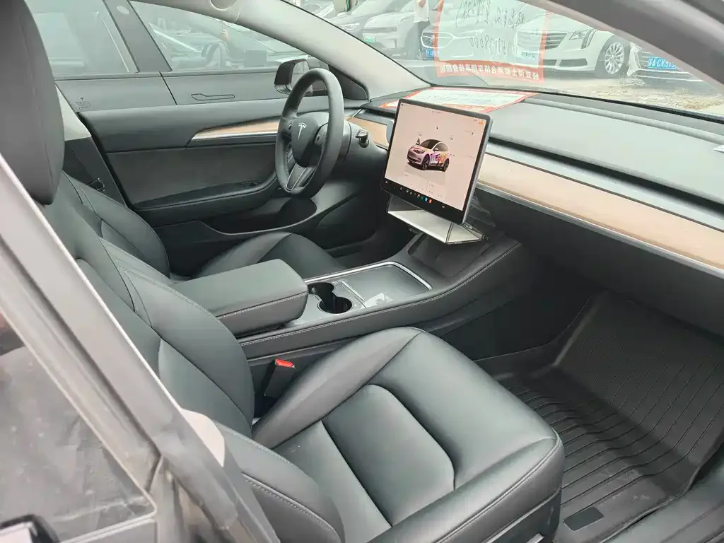 Tesla Model 3 — фото 6