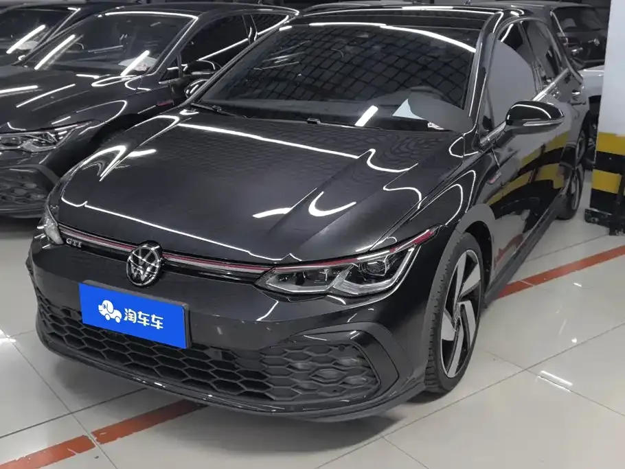 Volkswagen Golf GTI — фото 1