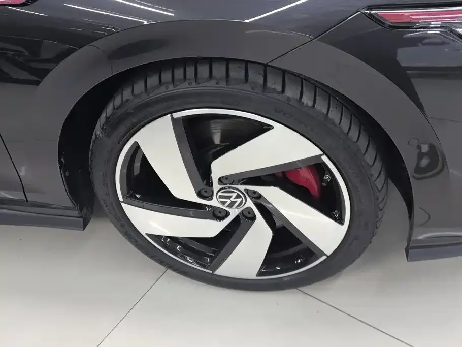 Volkswagen Golf GTI — фото 8