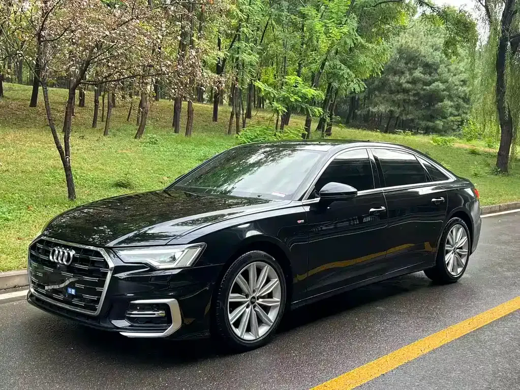 Audi A6L — фото 1