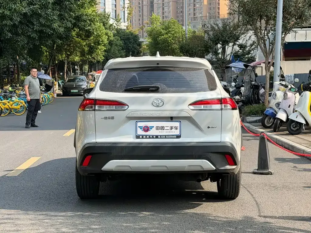 Toyota Corolla Cross — фото 10