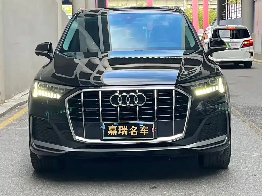 Audi Q7 — фото 6