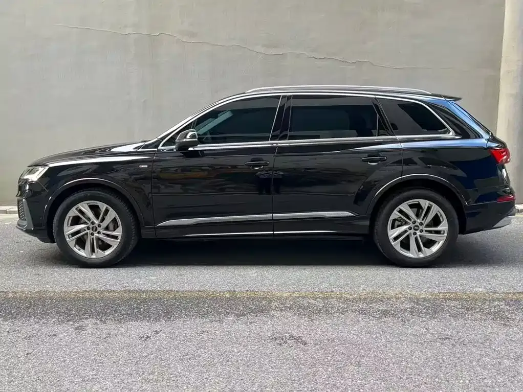 Audi Q7 — фото 10