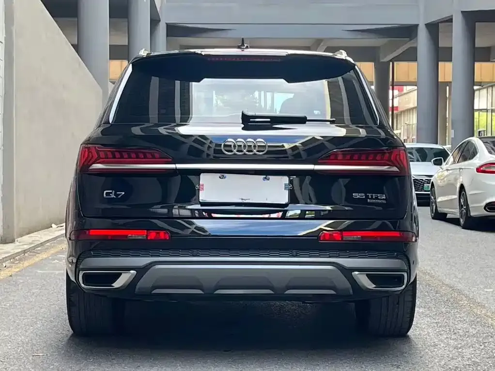 Audi Q7 — фото 5