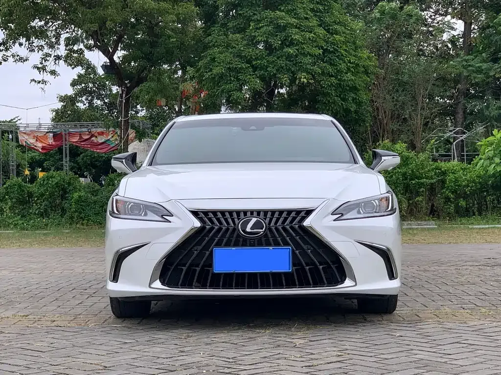 Lexus ES — фото 9