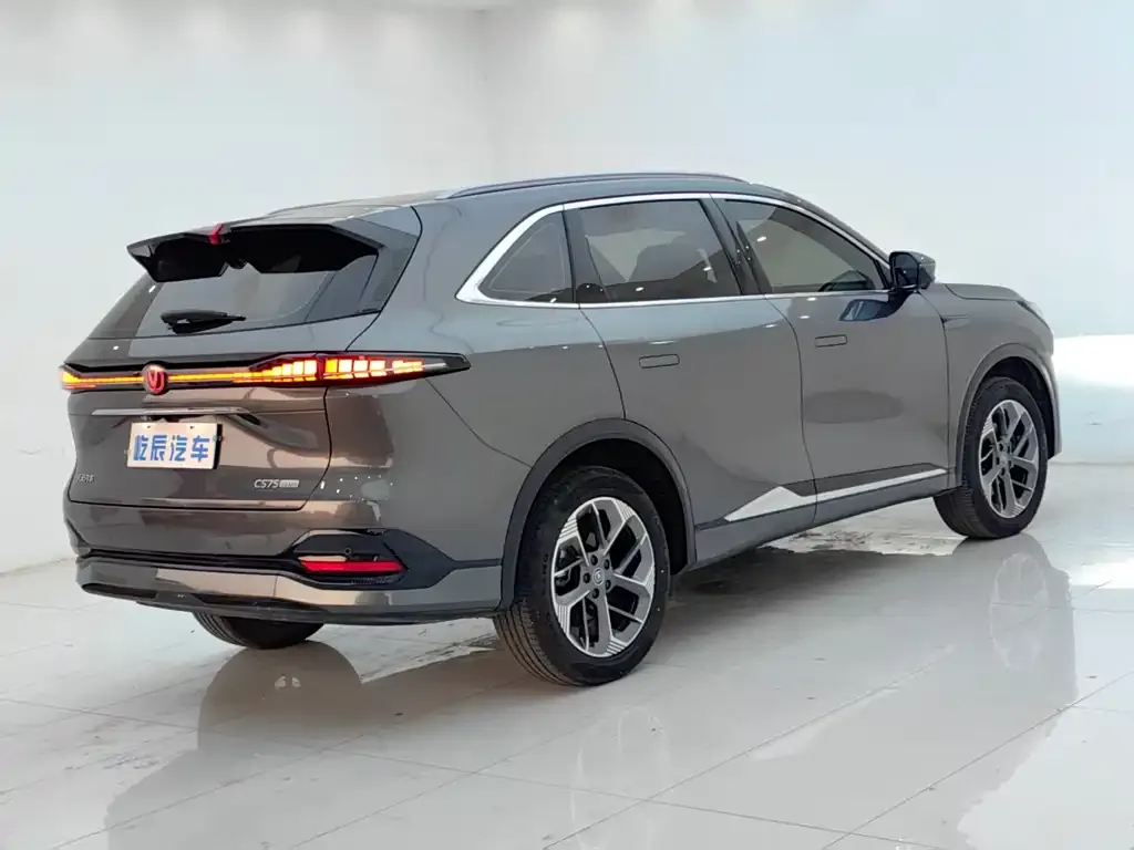 Changan CS75 PLUS — фото 2