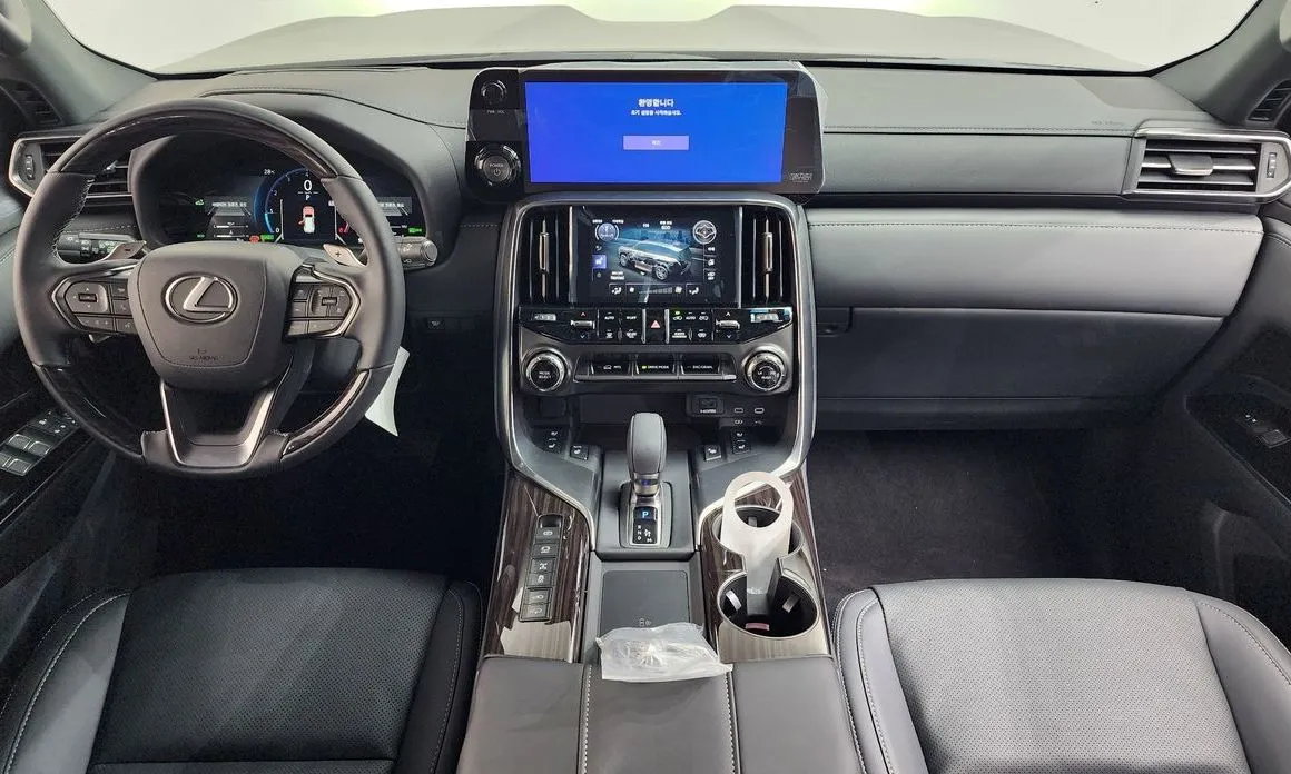 Lexus LX — фото 6