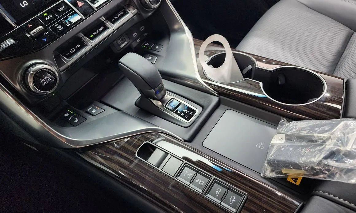 Lexus LX — фото 8