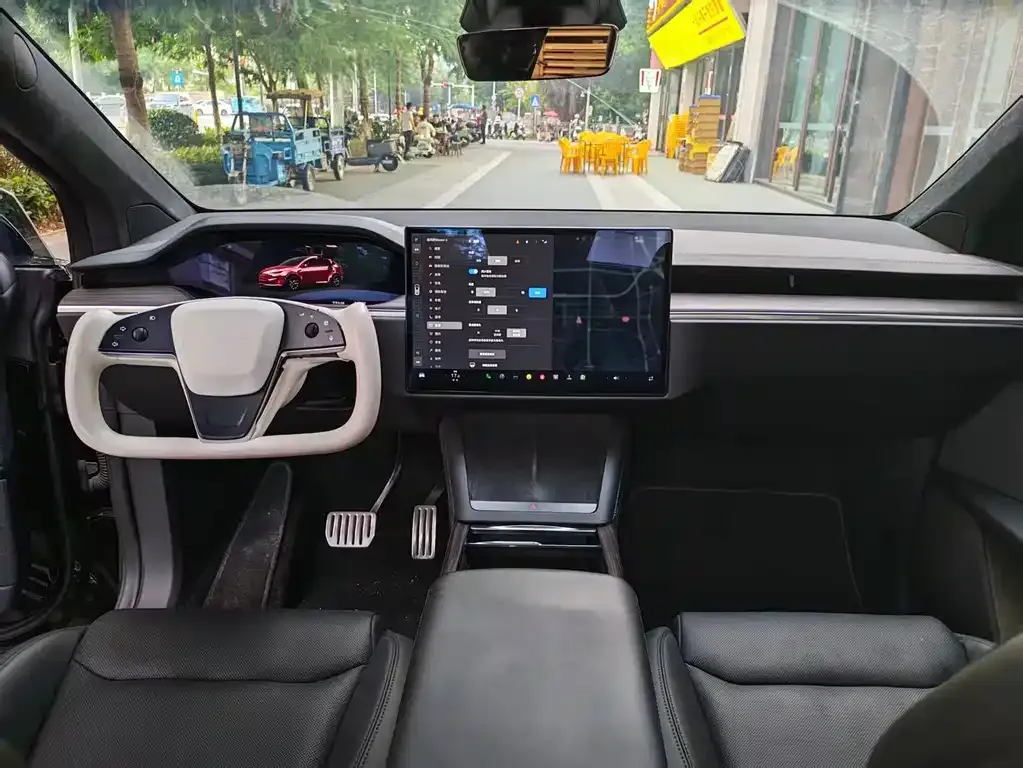Tesla Model X — фото 4