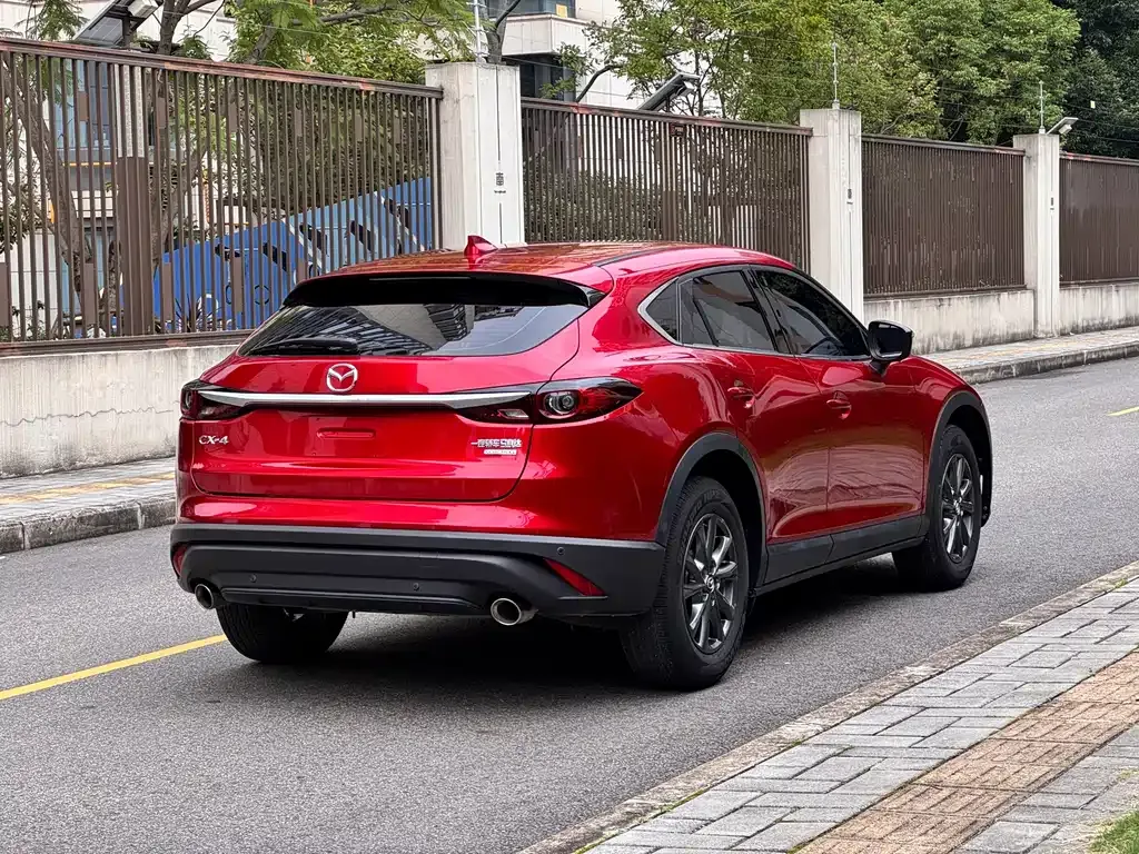 Mazda CX-4 — фото 10