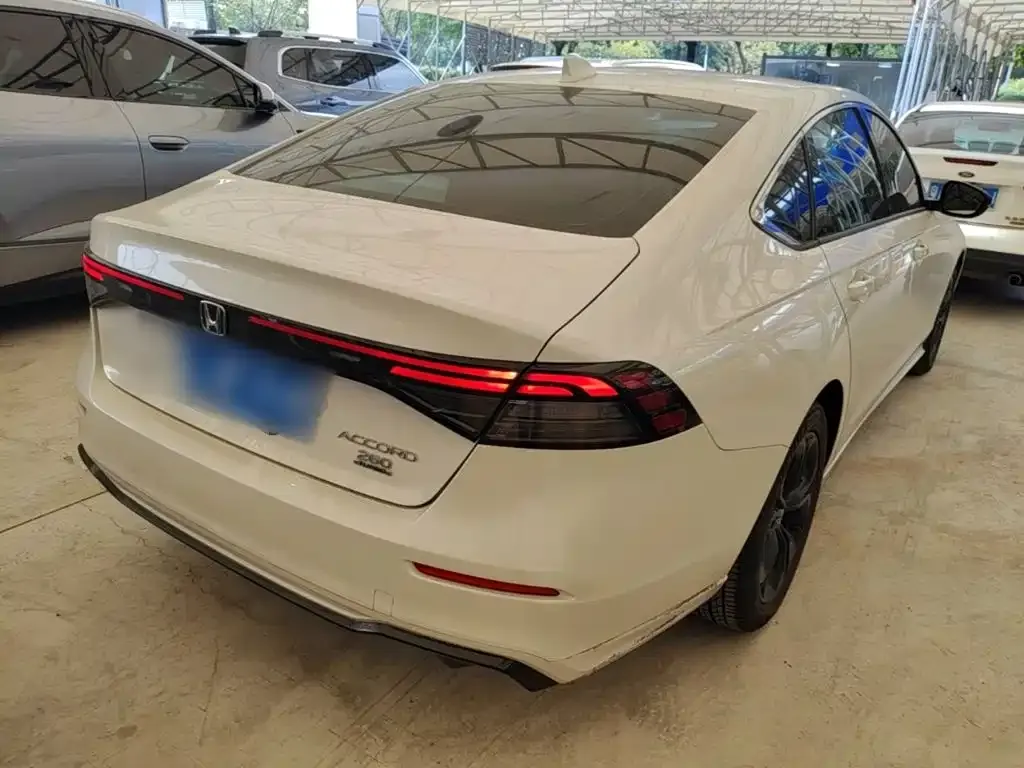 Honda Accord — фото 9