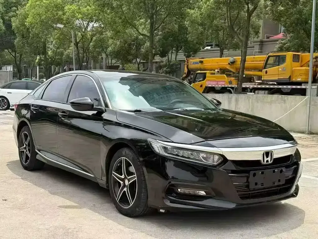 Honda Accord — фото 8